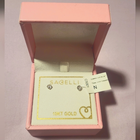 10 Kt Gold Earrings - Picture 2 of 4